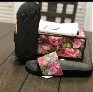 Gucci Bloom Supreme slides